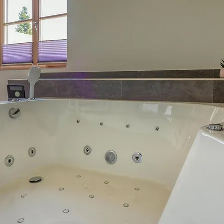 Chaletwohnung Weitblick Mit Wellnessbereich Daire *
